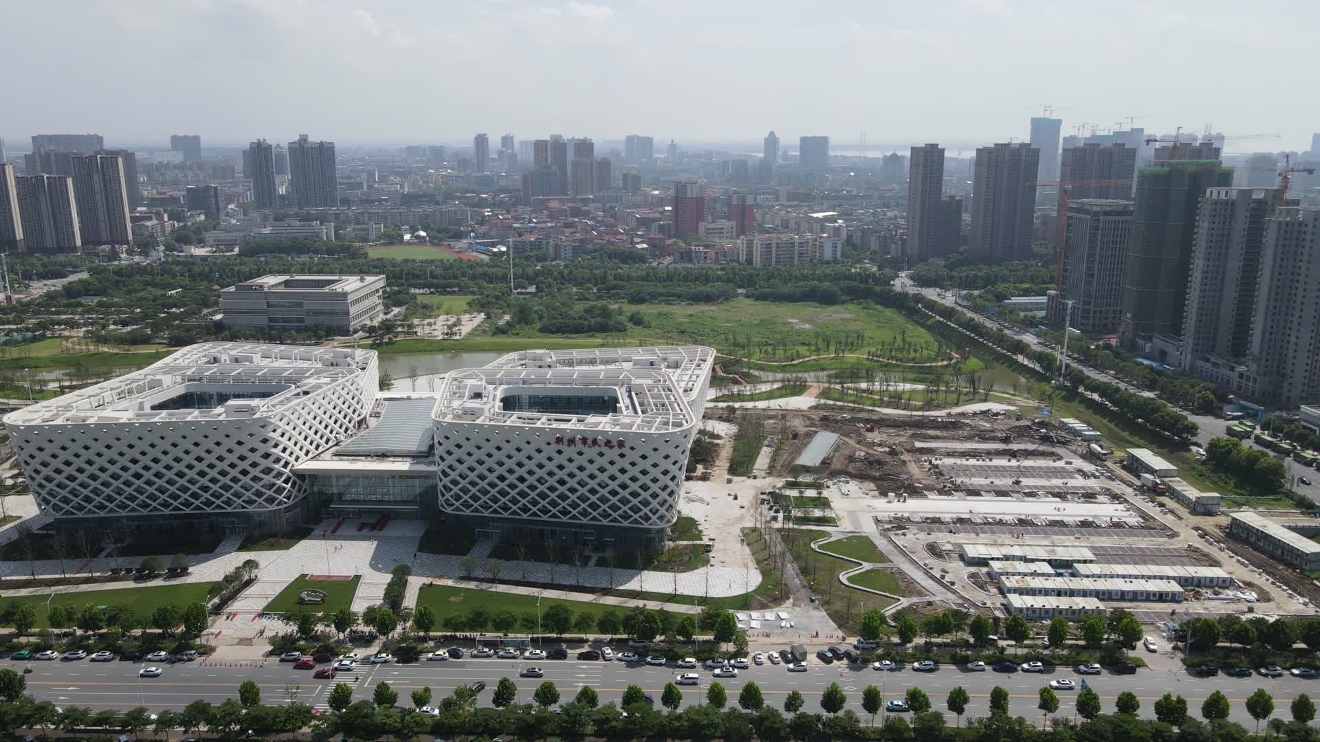 湖北荆州市体育中心航拍视频的预览图