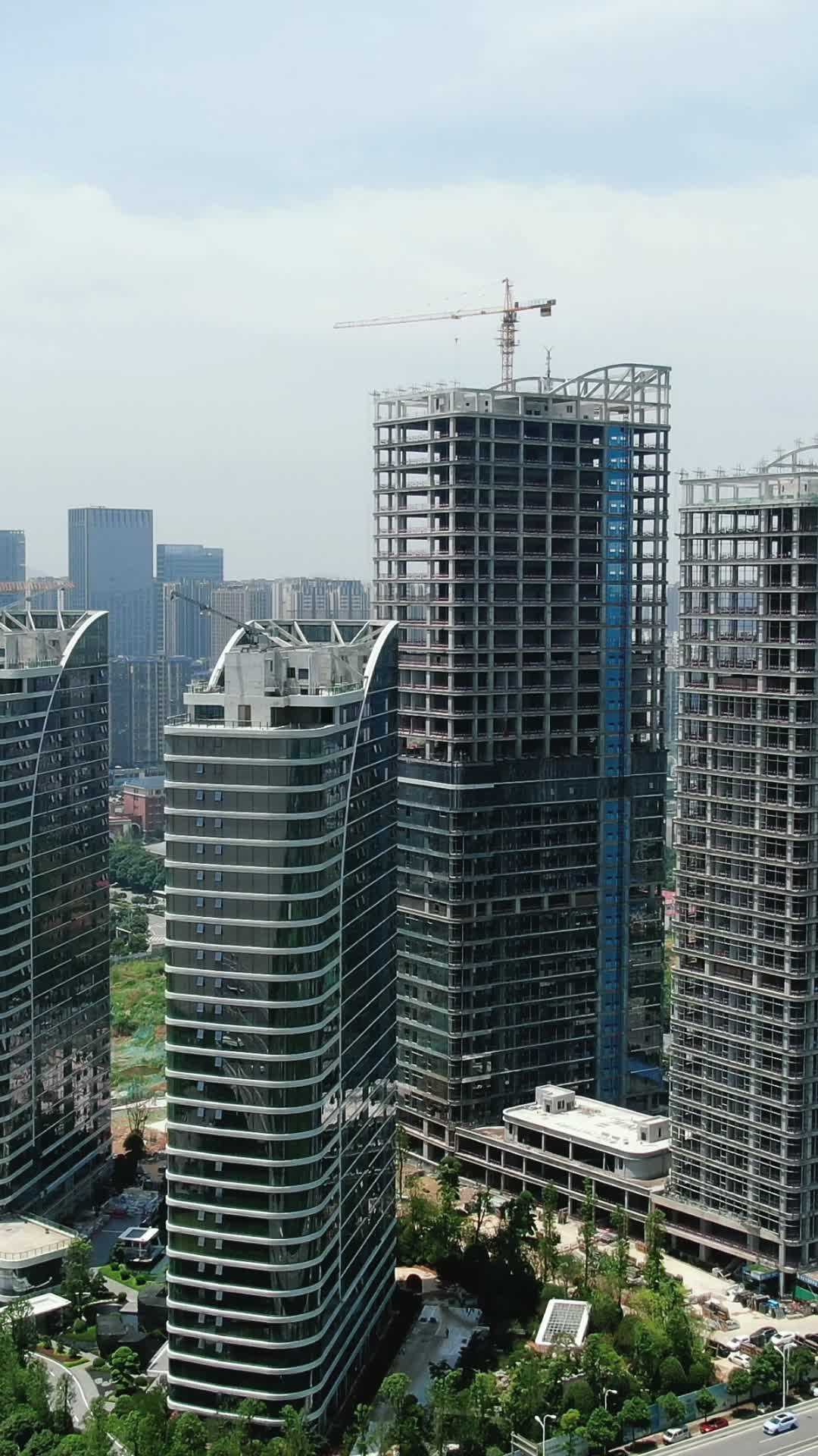 城市航拍湖南长沙在建商务大厦竖屏视频的预览图