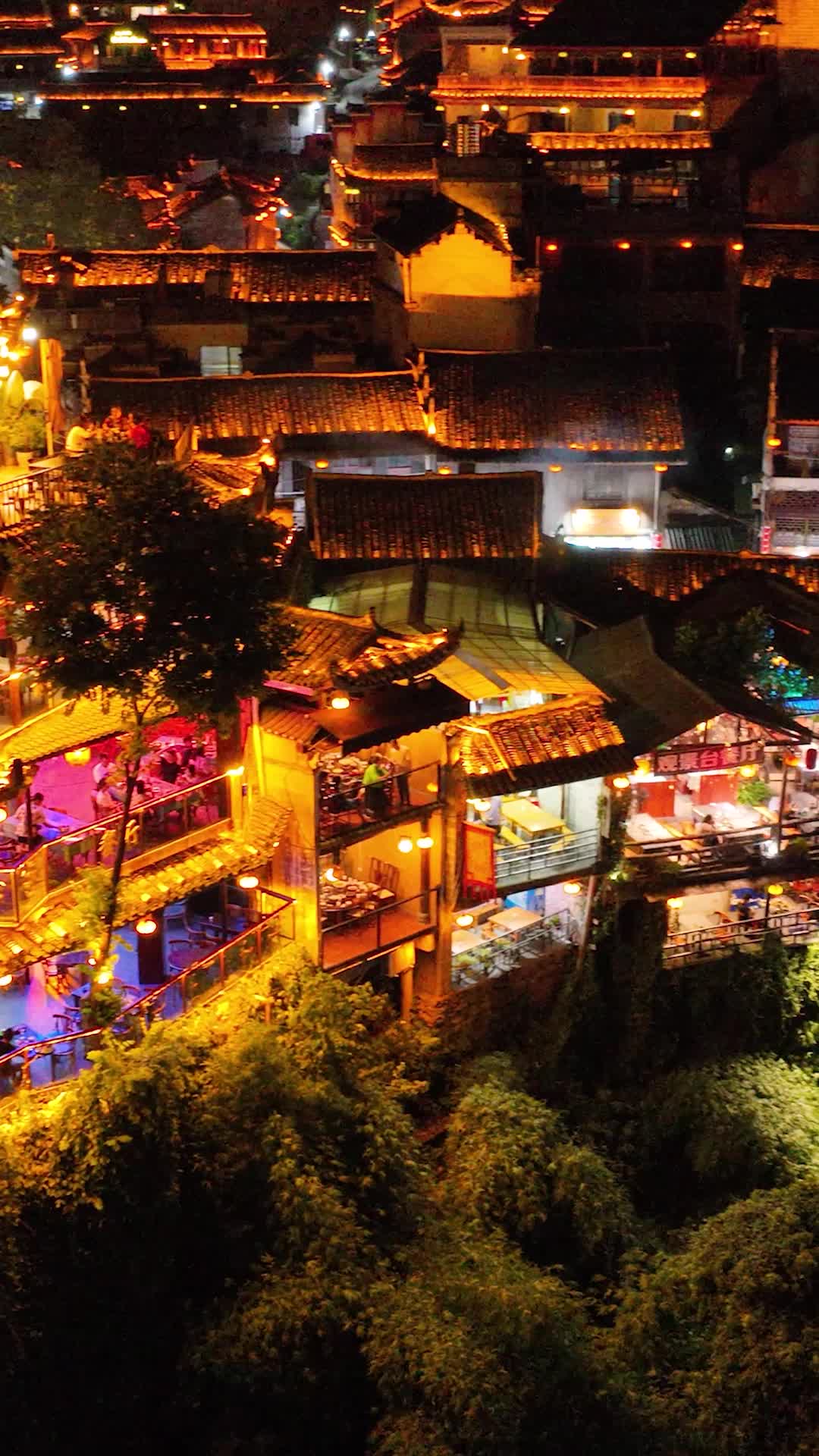 高清航拍湖南芙蓉镇视频的预览图