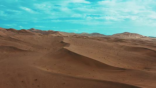 自然沙漠戈壁荒漠沙丘生态治理视频的预览图
