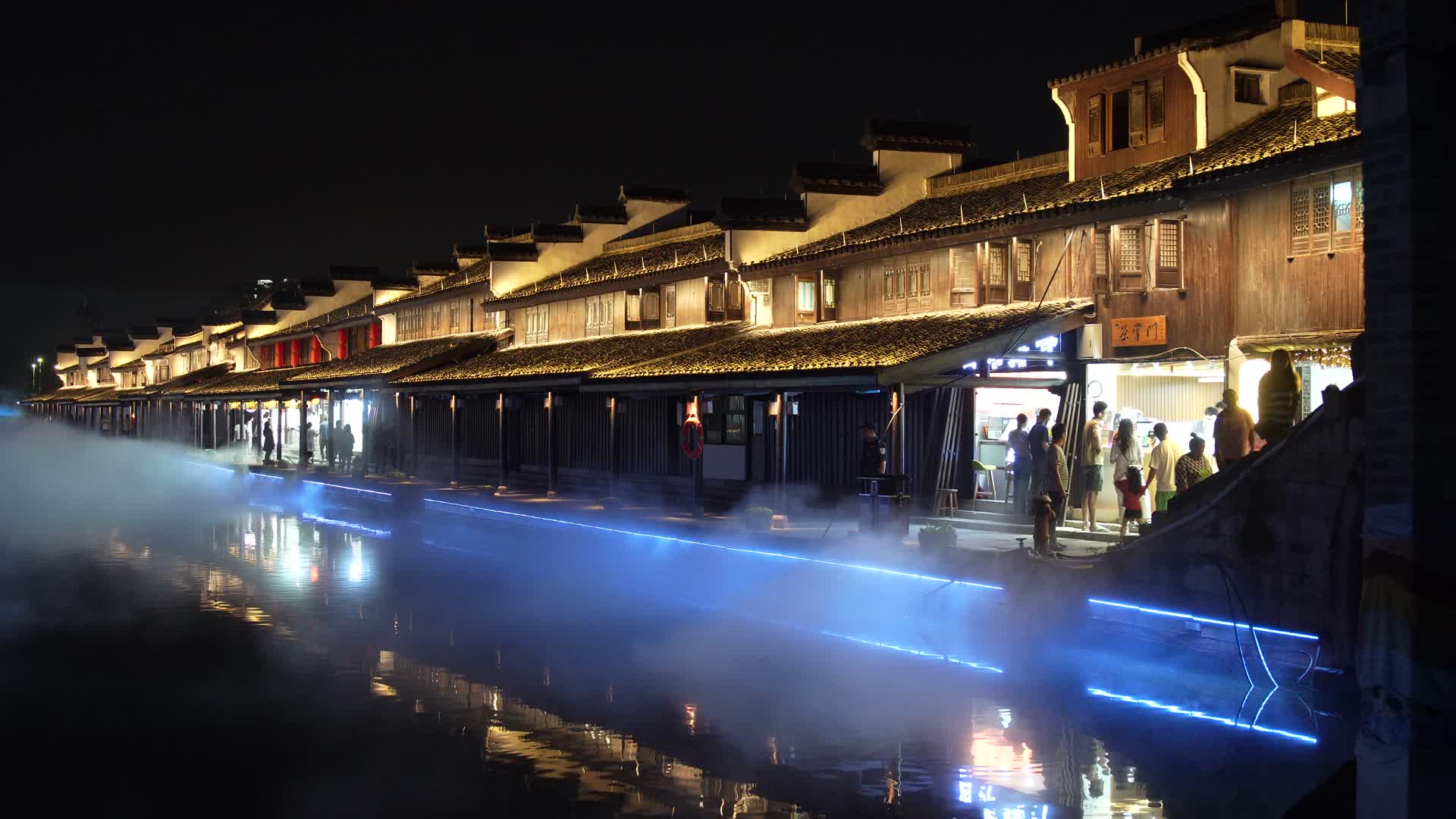 柯桥古镇景区江南水乡夜景视频的预览图
