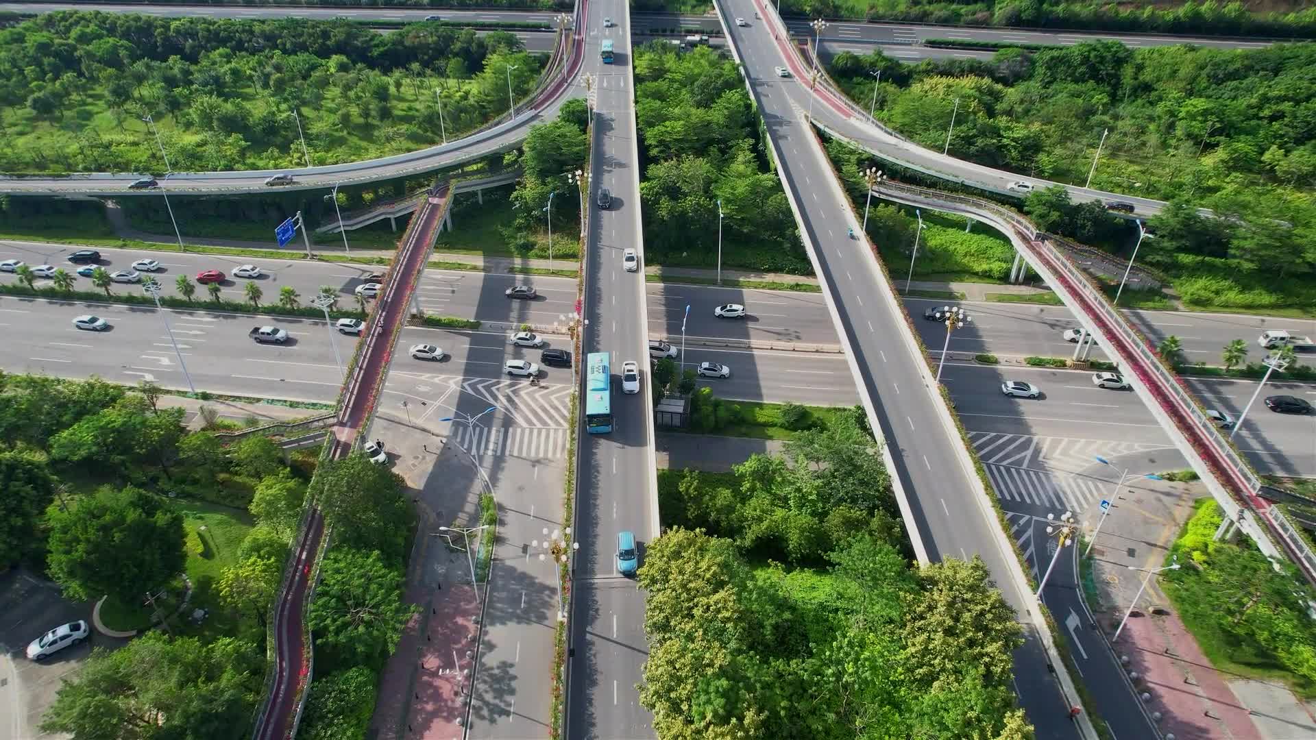 航拍城市立交桥视频的预览图