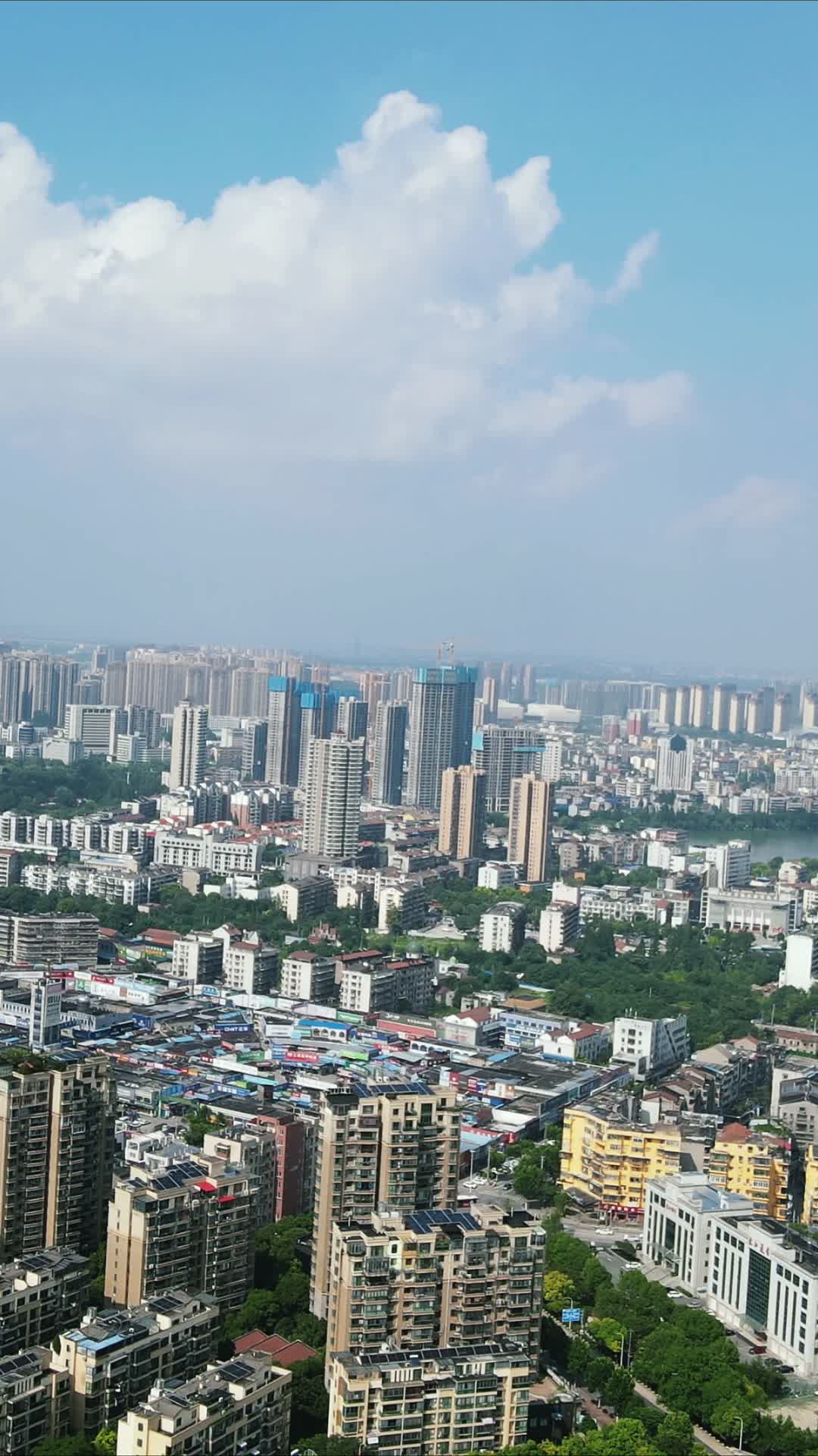 航拍湖北荆州城市风光地标建筑视频的预览图