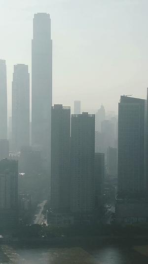 湖南长沙城市清晨迷雾竖屏视频的预览图