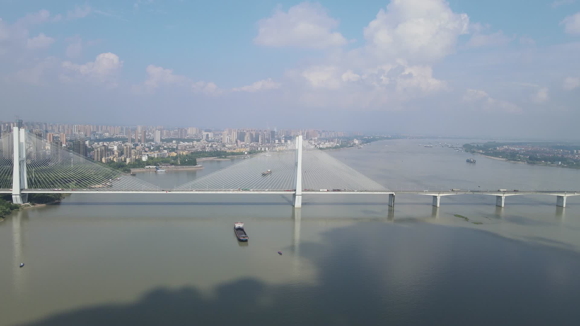 城市航拍湖南益阳龙洲大桥视频的预览图
