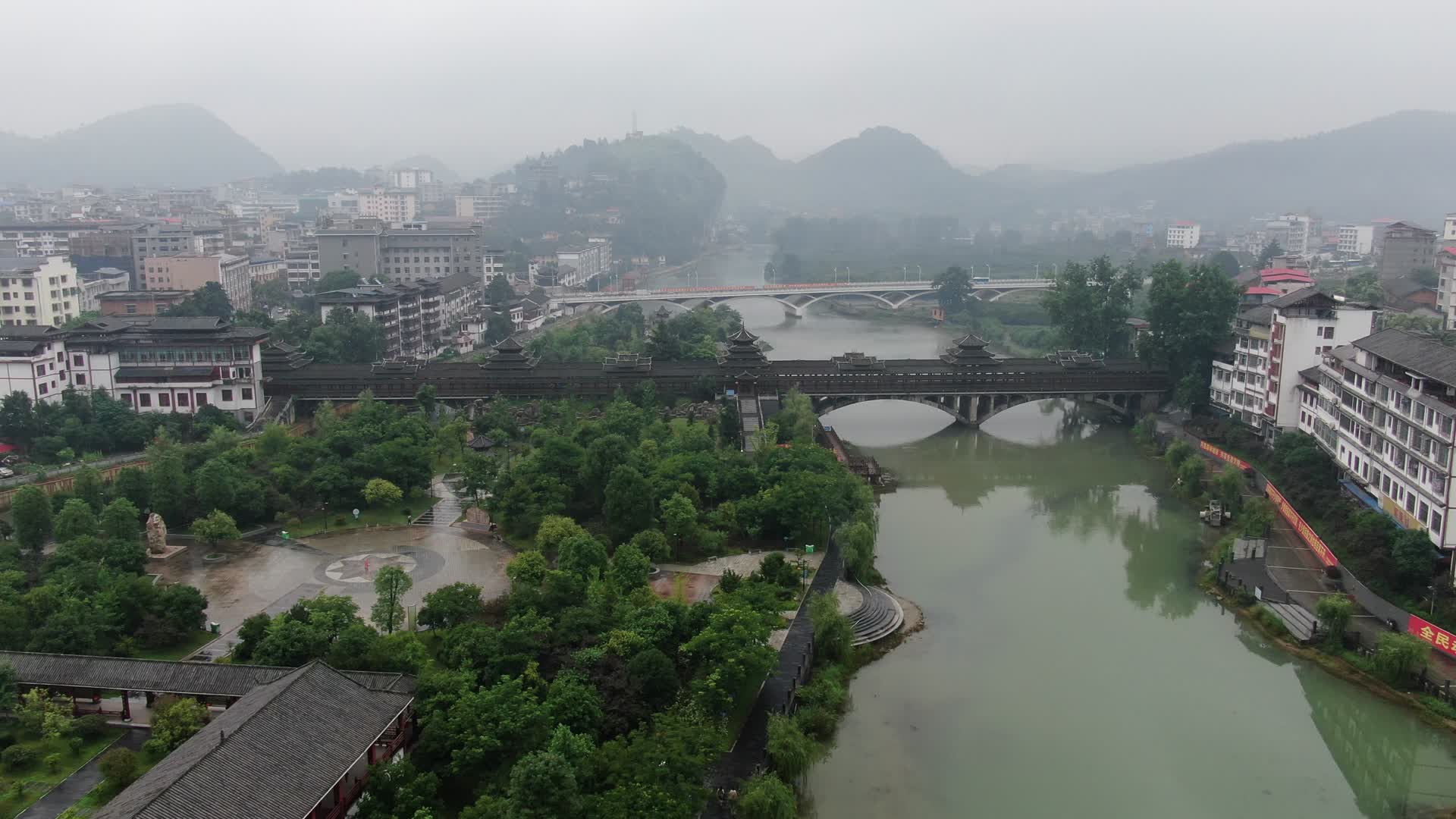 城市航拍湖南城步风雨桥地标建筑视频的预览图