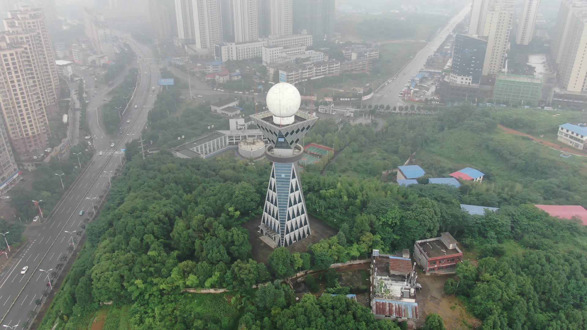 城市航拍湖南邵阳气象塔地标建筑视频的预览图