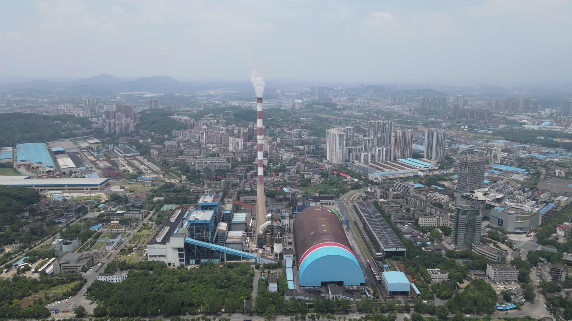 城市航拍湖南株洲电厂视频的预览图