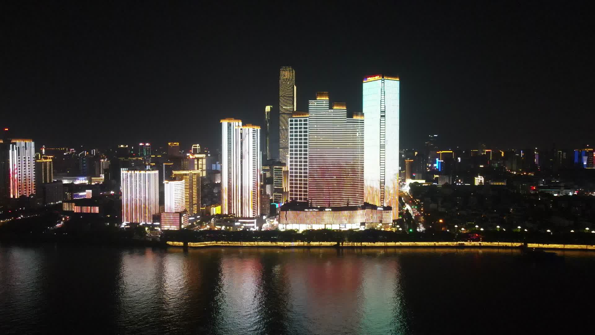 城市航拍湖南长沙湘江夜景灯光秀视频的预览图