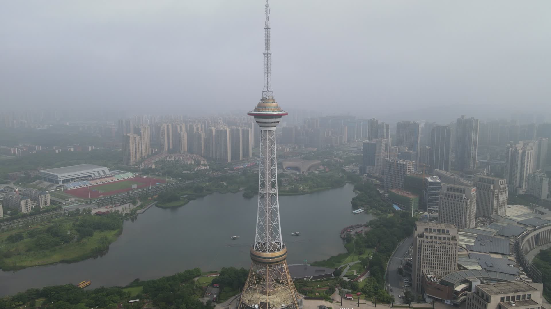 城市航拍湖南株洲湘江风光带视频的预览图