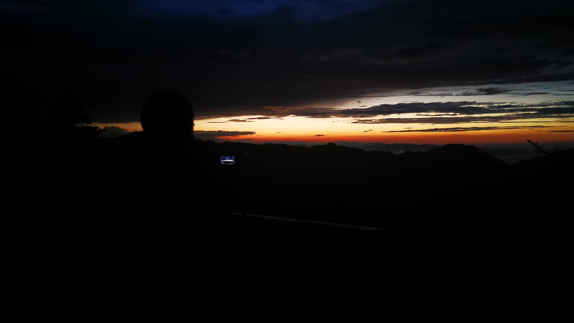 夕阳晚霞日落火烧云湖北神农架视频的预览图