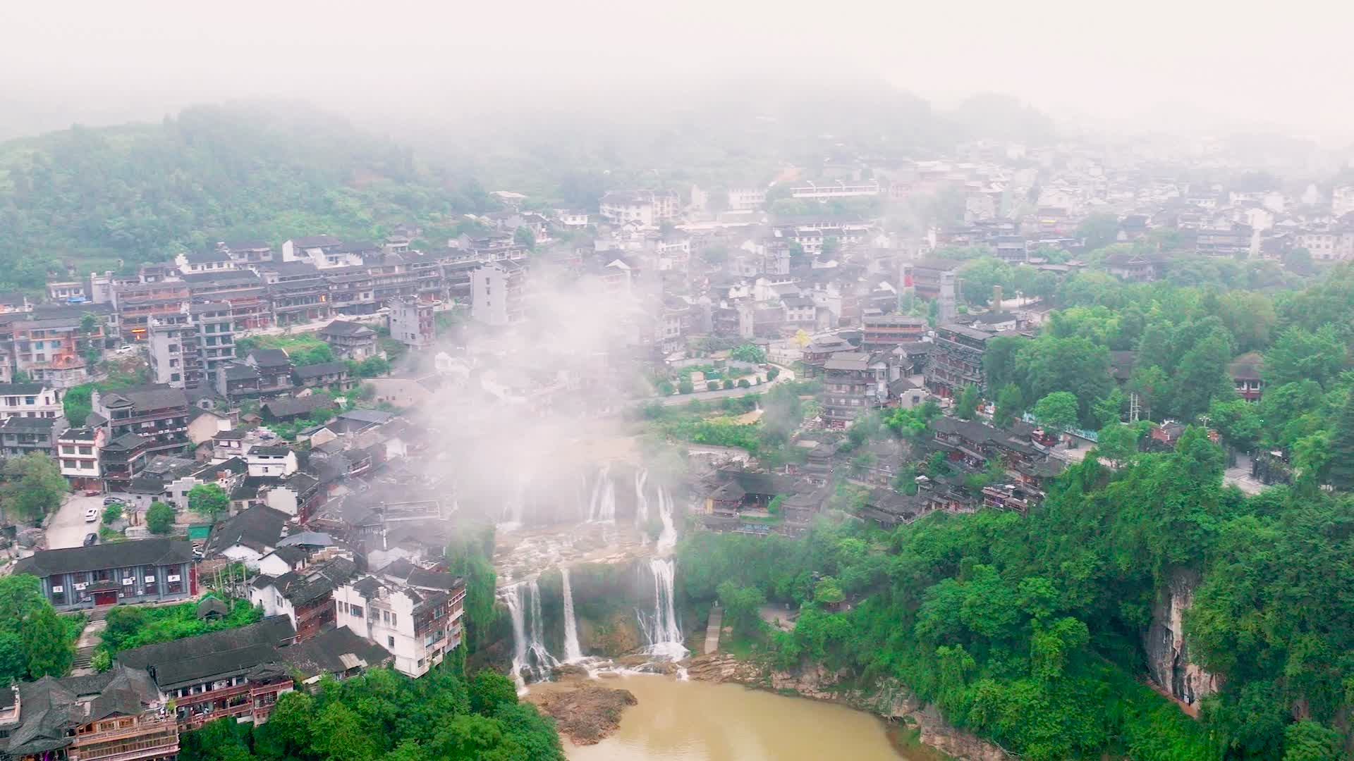 4K航拍湘西芙蓉镇视频的预览图