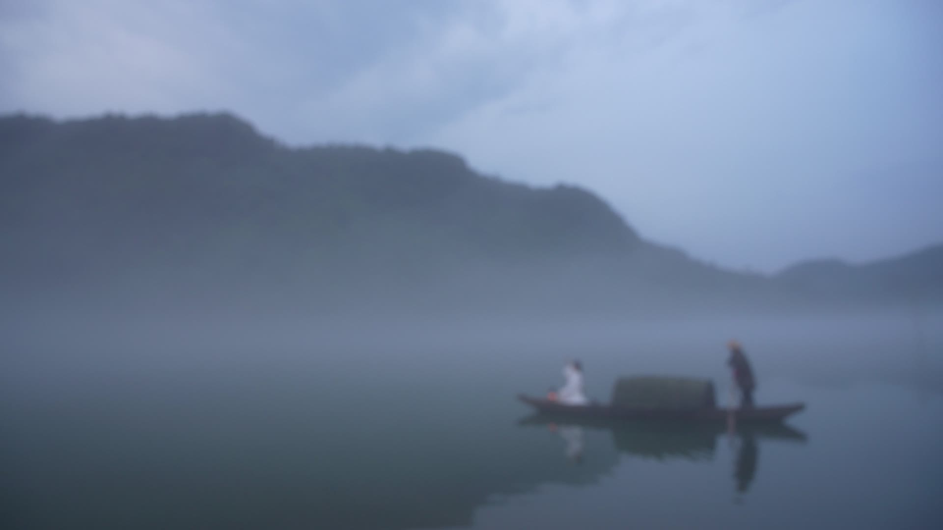下涯镇古风山水划船古装水墨古人禅意视频的预览图