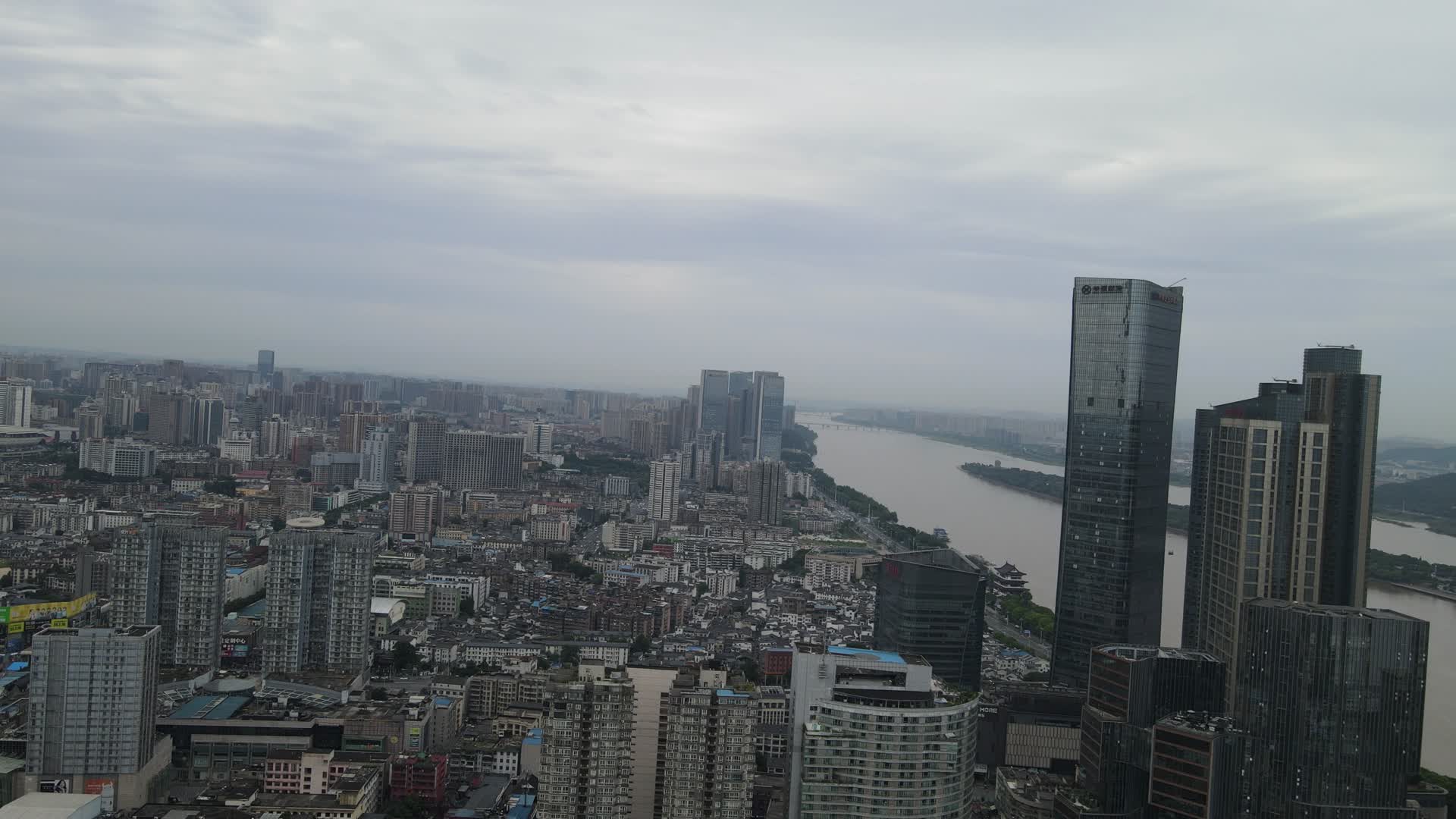 湖南长沙城市风光高楼大厦航拍视频的预览图