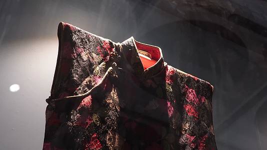 丝绸布料纺织旗袍中国风视频的预览图