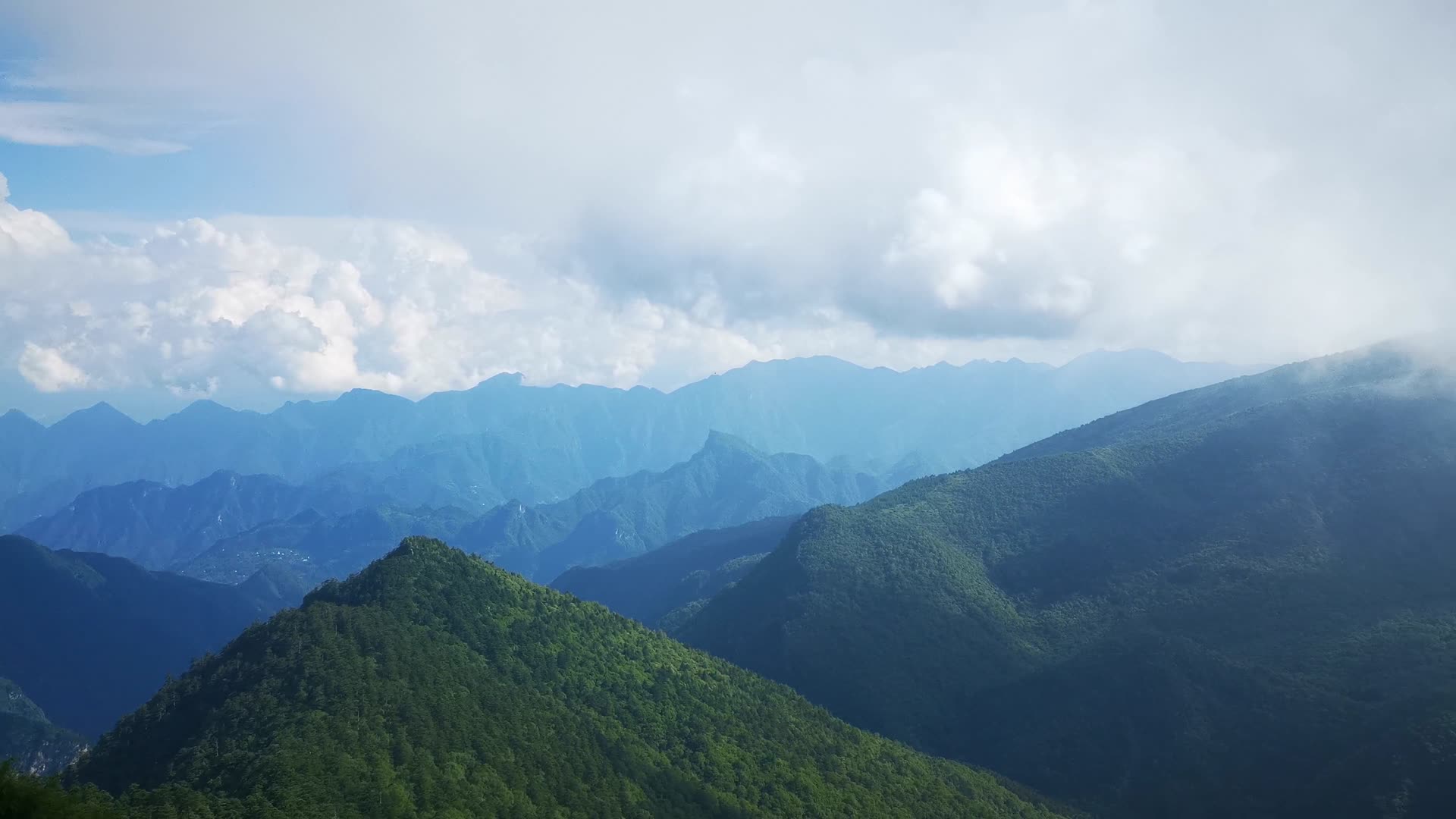 旅游景区湖北神农架5A景区天际岭云海视频的预览图