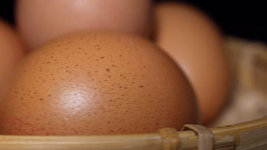 食材蛋白质鸡蛋壳视频的预览图