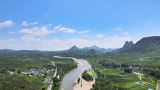 东北辽宁绥中山区乡村大河航拍4K视频的预览图