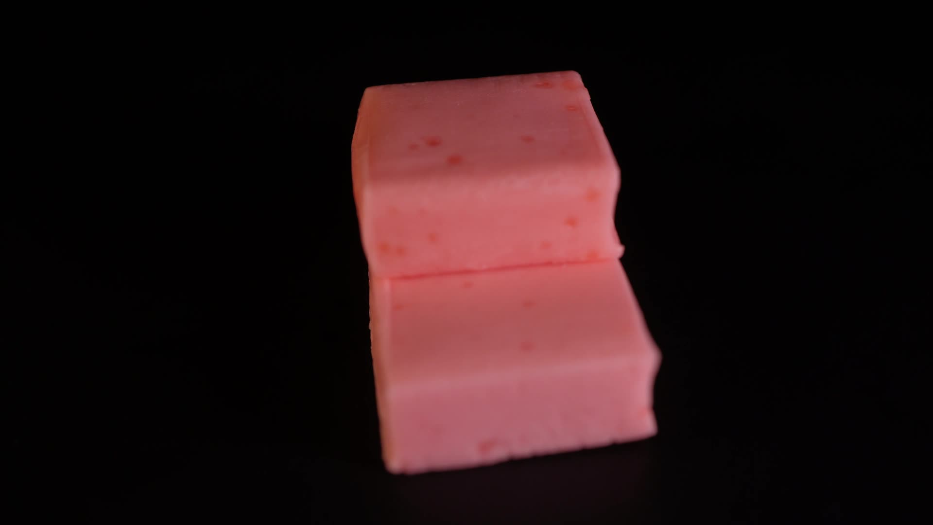 草莓牛奶软糖视频的预览图