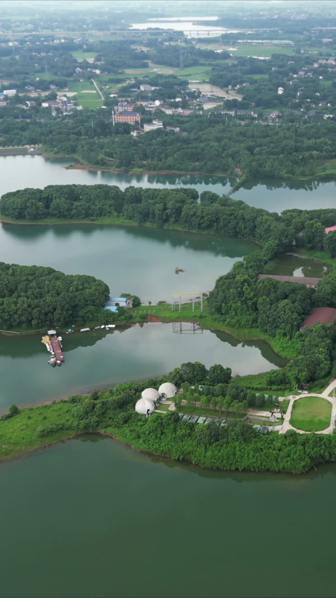 航拍湖南常德清水湖旅游景区视频的预览图