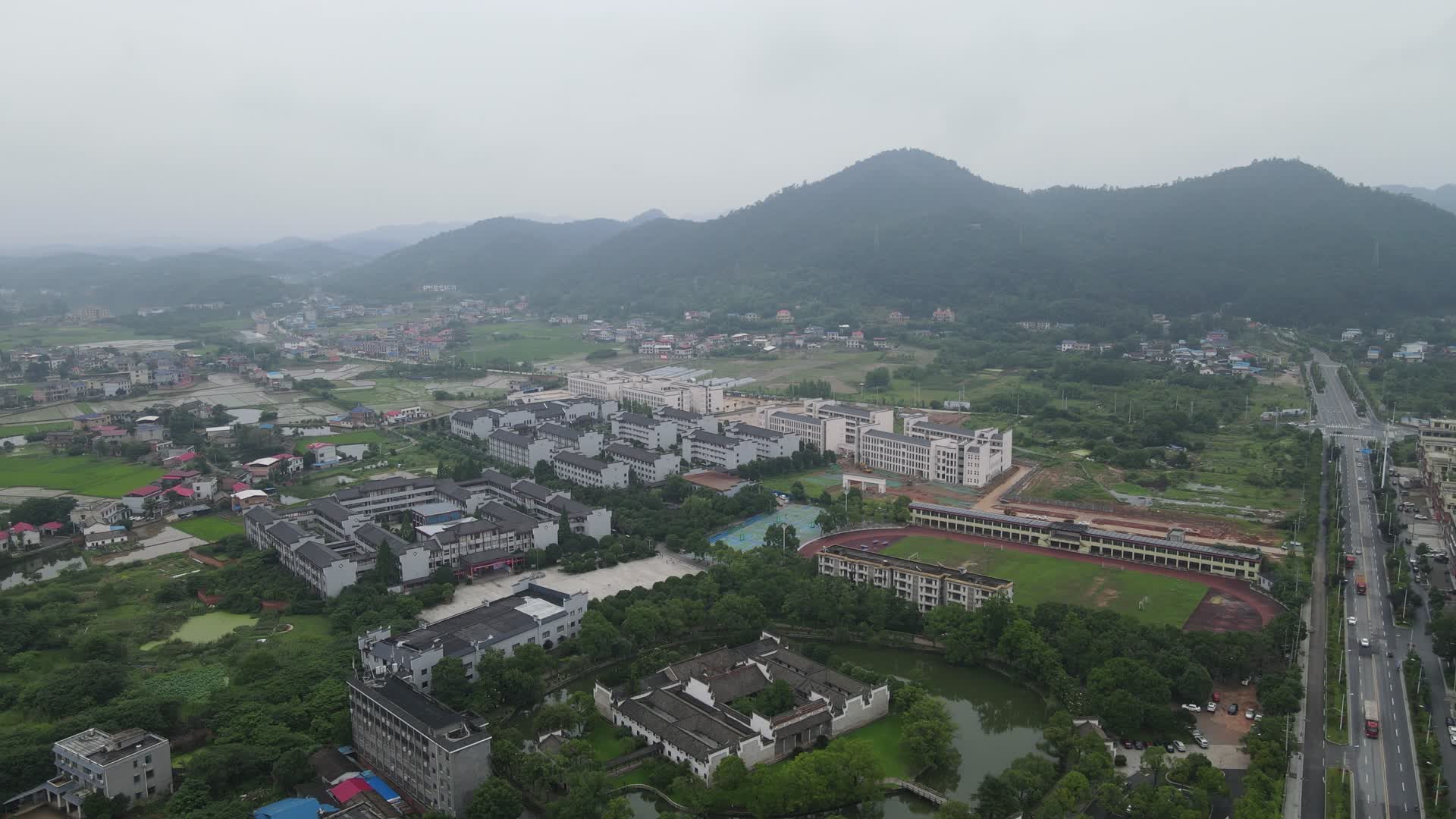 湖南湘乡市城市建设航拍视频的预览图