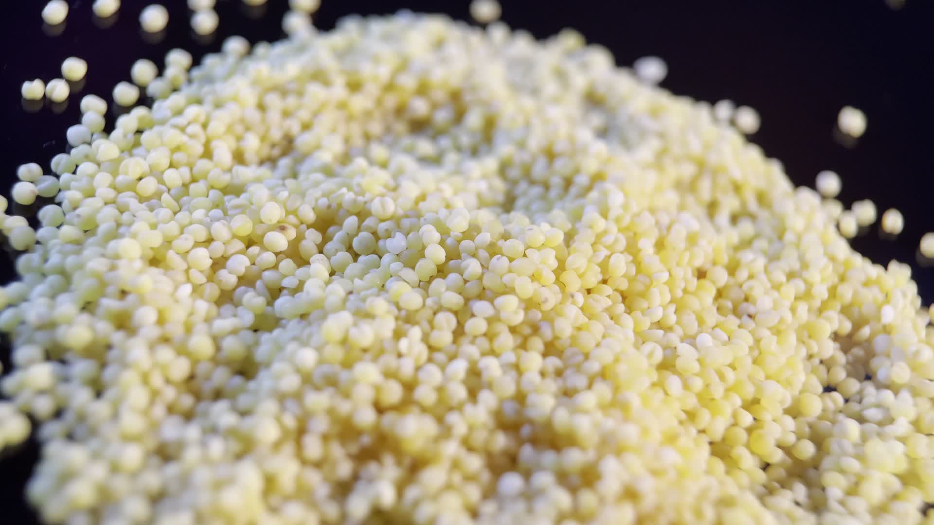 镜头合集黄米小米粮食粗粮视频的预览图
