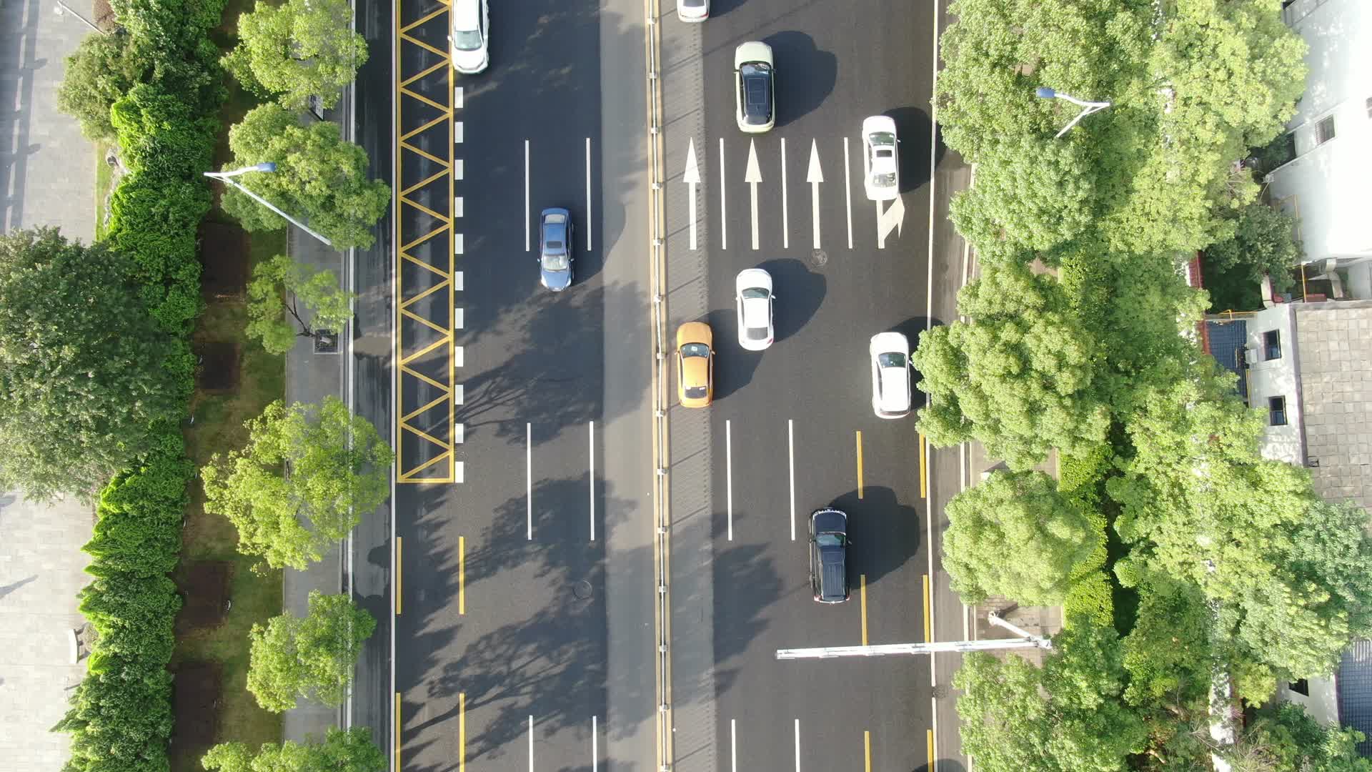 航拍湖南长沙潇湘路交通视频的预览图
