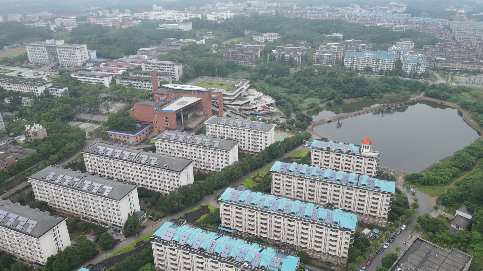 湖南湘潭大学校园环境航拍视频的预览图