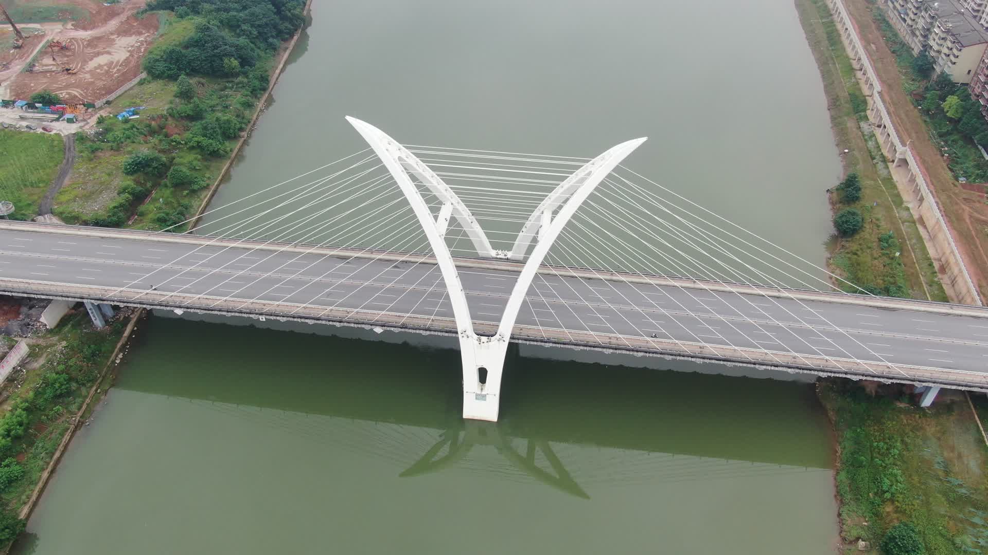 城市航拍湖南邵阳雪峰桥地标建筑视频的预览图