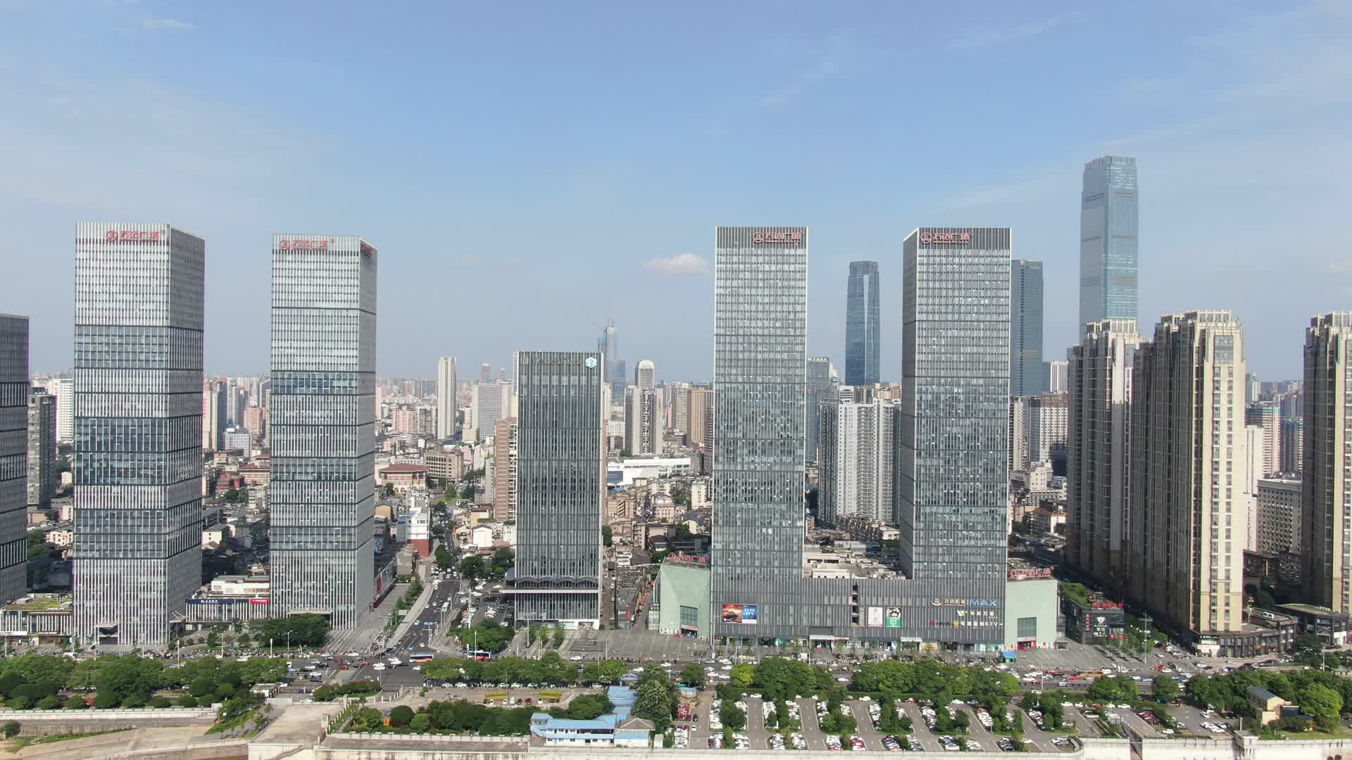 城市航拍湖南长沙湘江万达广场视频的预览图