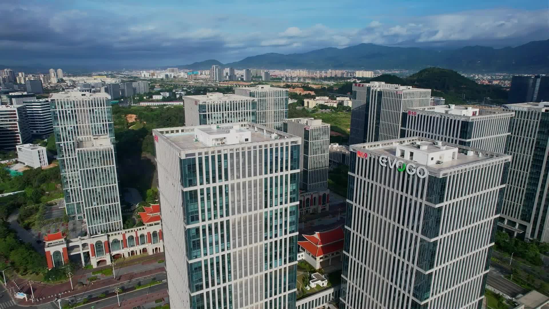 厦门航拍软件园三期建筑风光视频的预览图