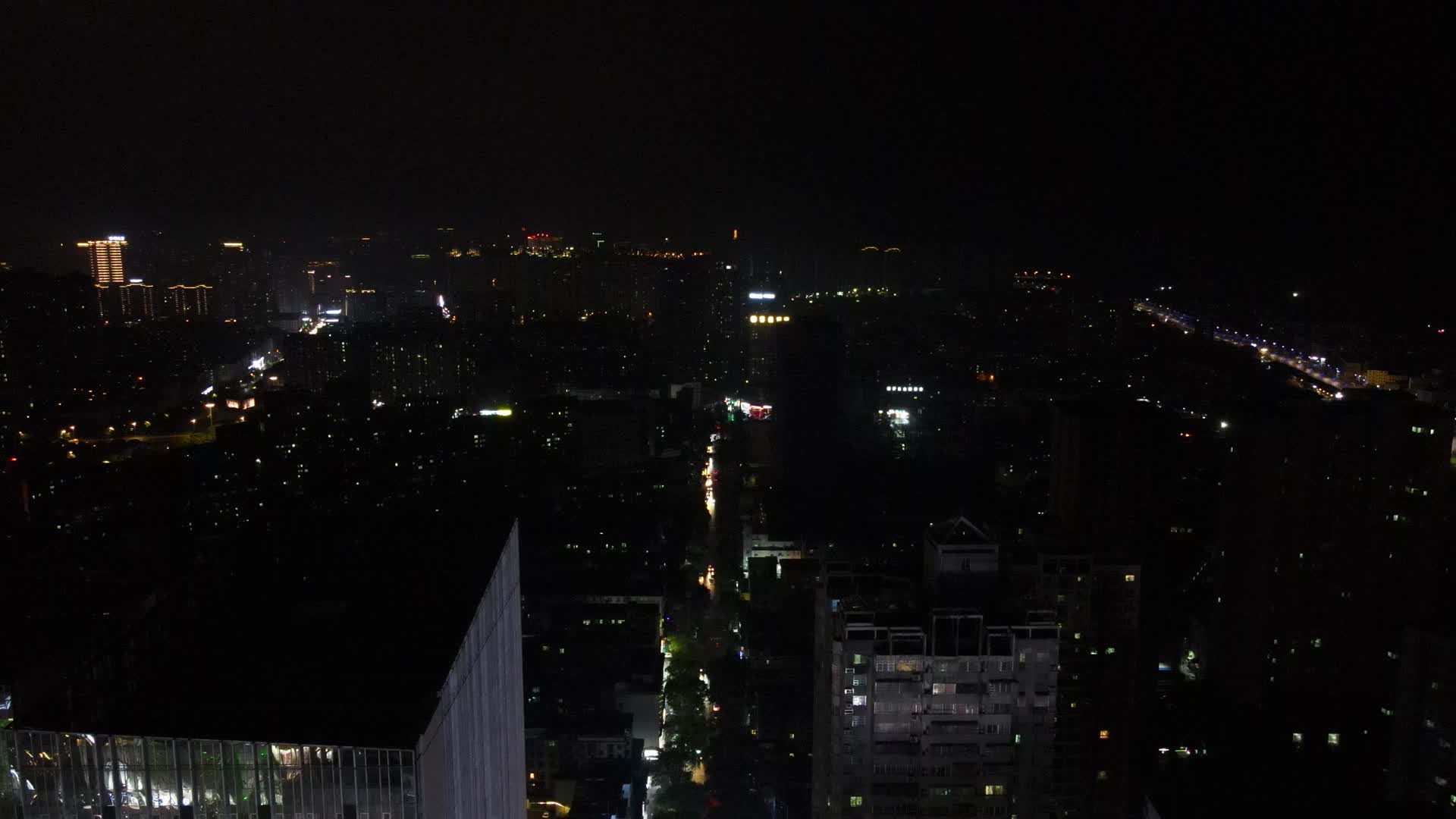 城市航拍湖南岳阳夜景视频的预览图