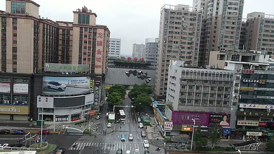 城市航拍湖南岳阳商业广场视频的预览图