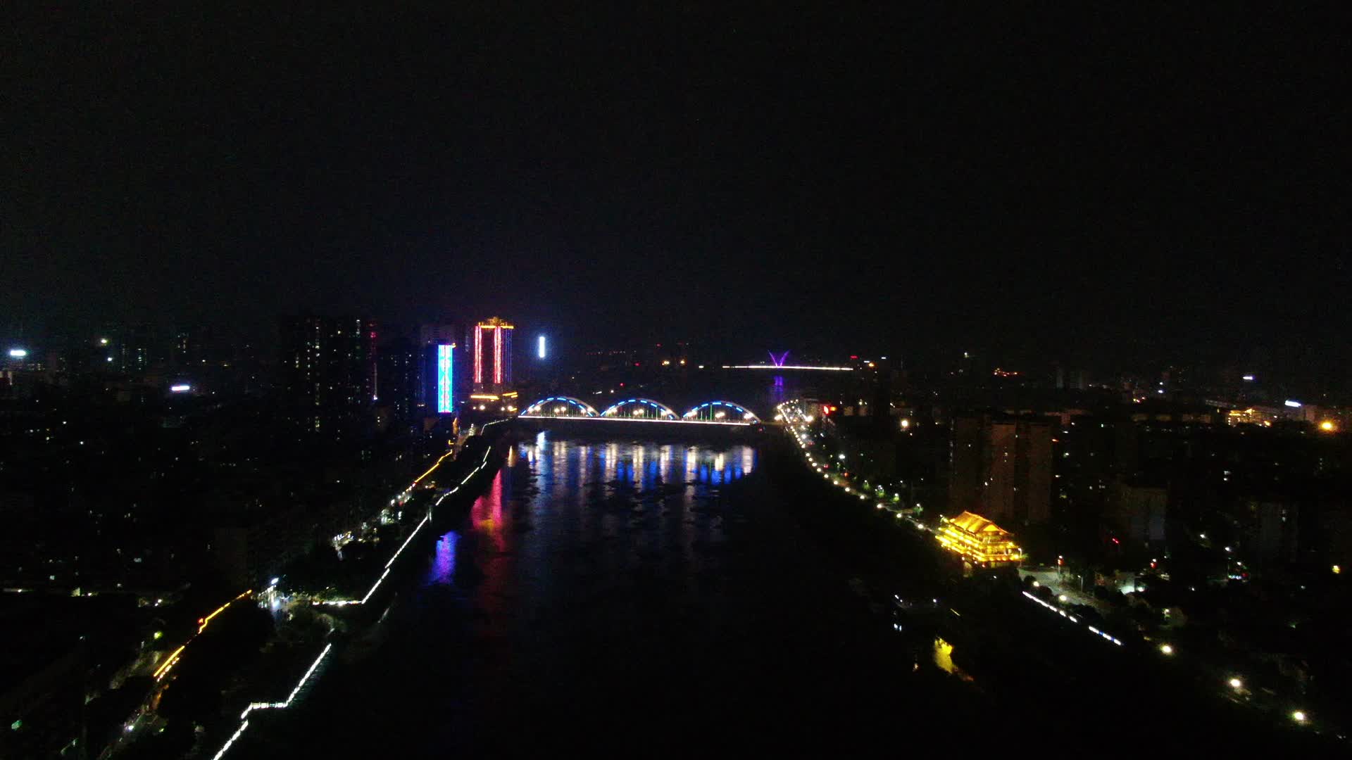 航拍湖南邵阳西湖大桥交通视频的预览图