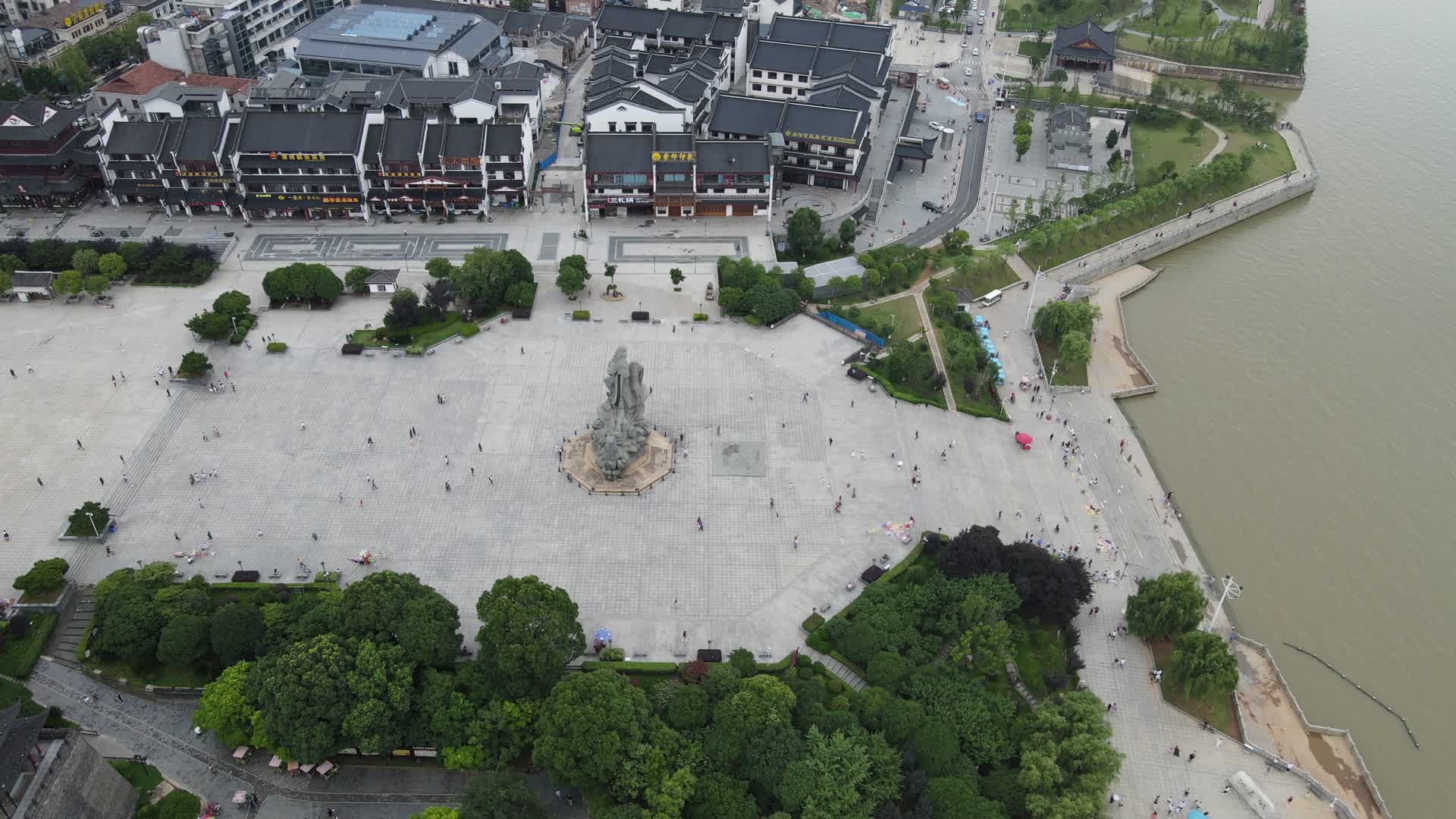 湖南岳阳汴河街巴陵广场航拍视频的预览图