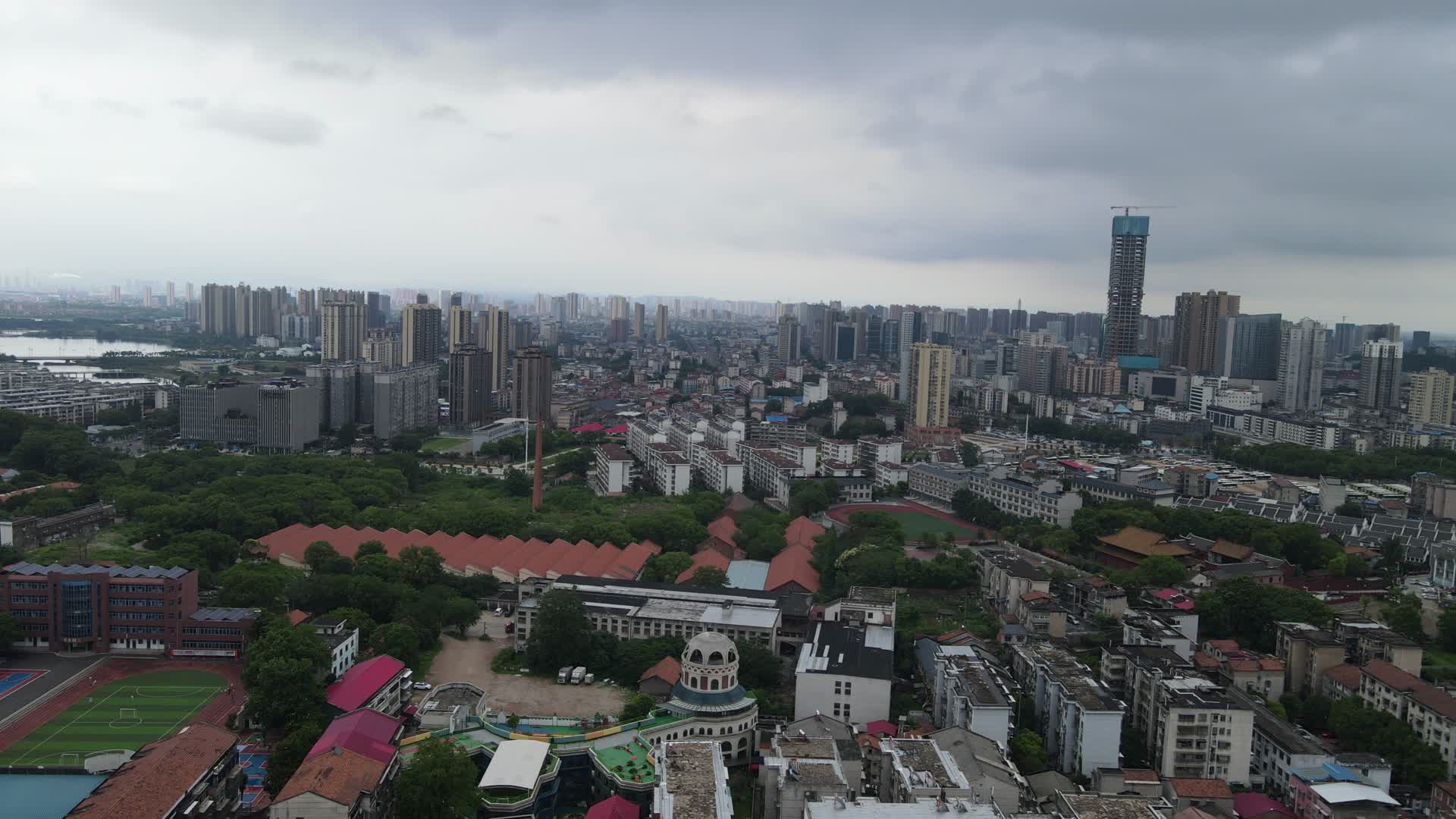 湖南岳阳城市乡村洞庭湖风光航拍视频的预览图