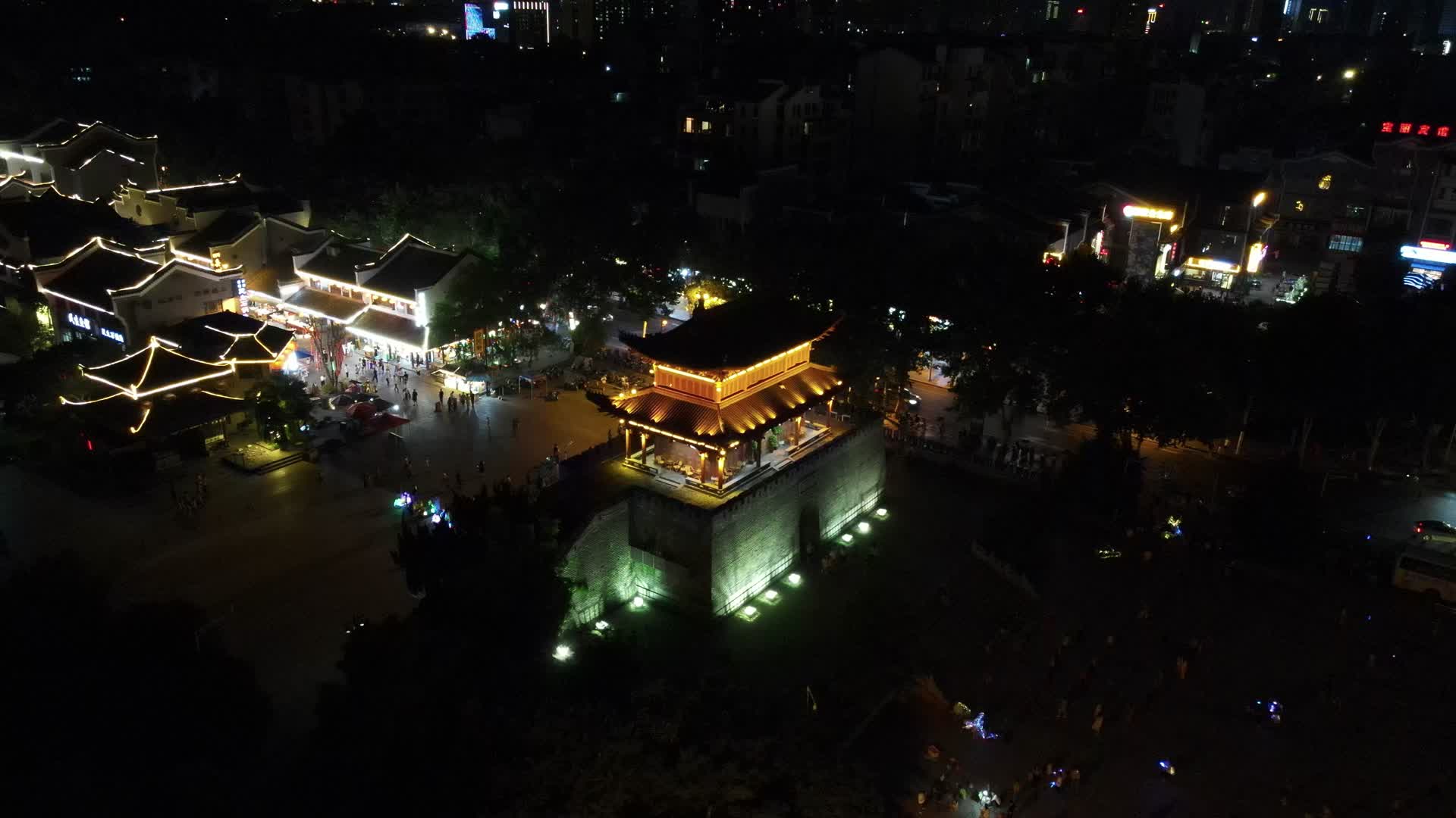 湖南岳阳楼景区汴河街巴陵广场夜景航拍视频的预览图