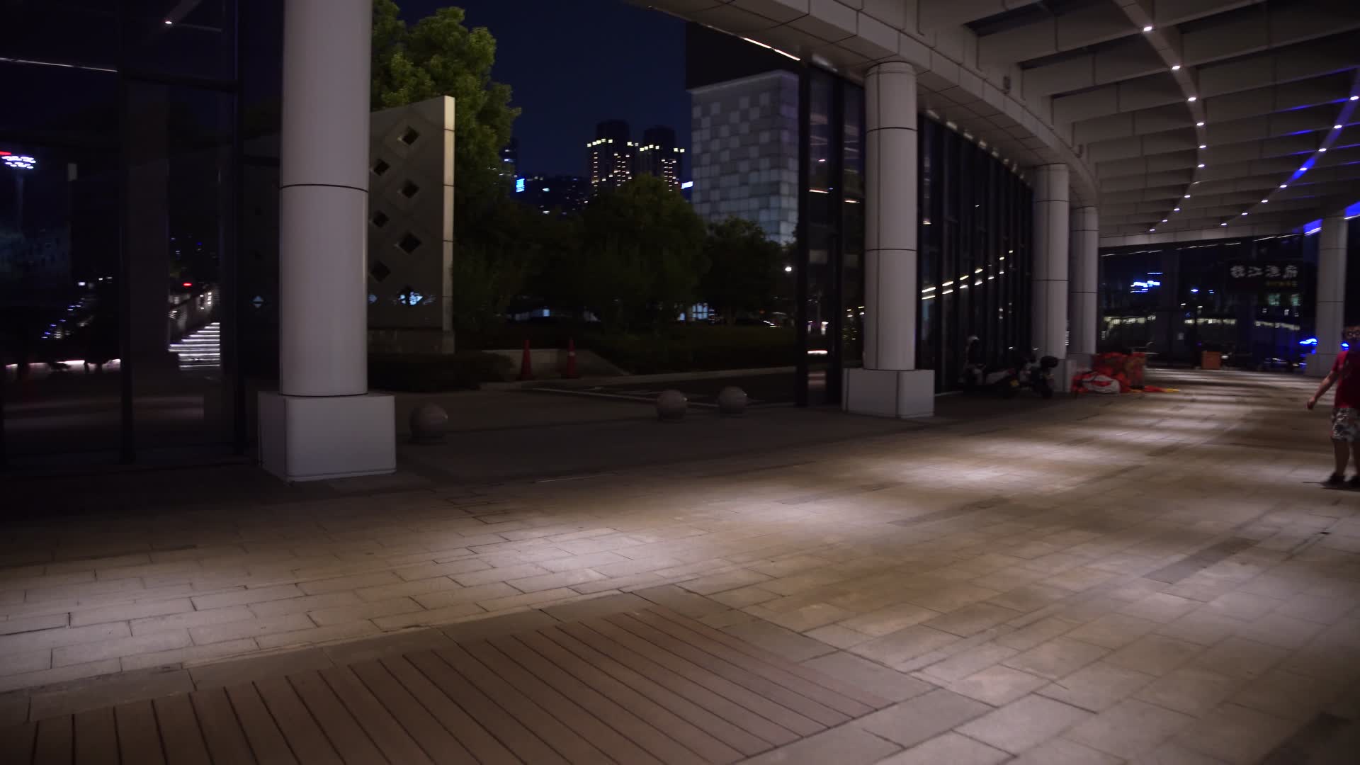 杭州滨江钱江世纪公园亚运会场地夜景视频的预览图