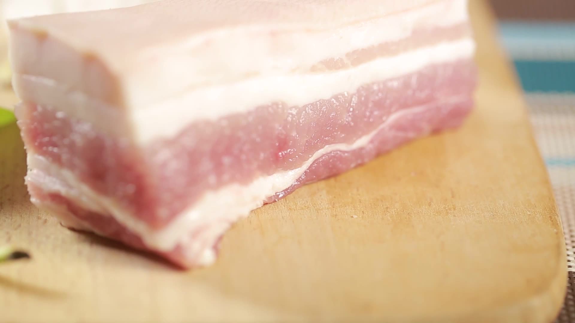 镜头合集优质五花肉猪肉视频的预览图
