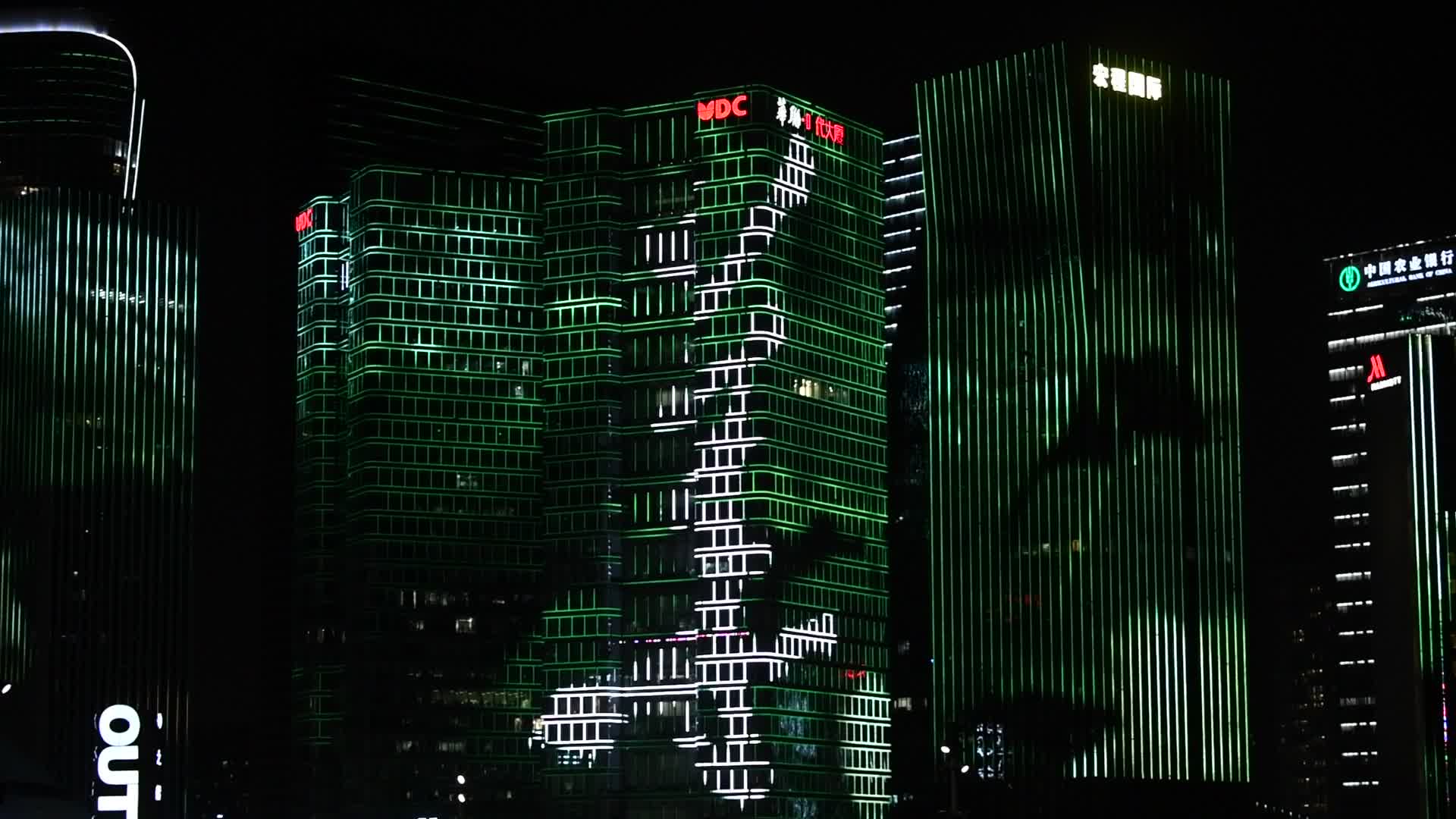杭州钱江新城城市阳台夜景视频的预览图