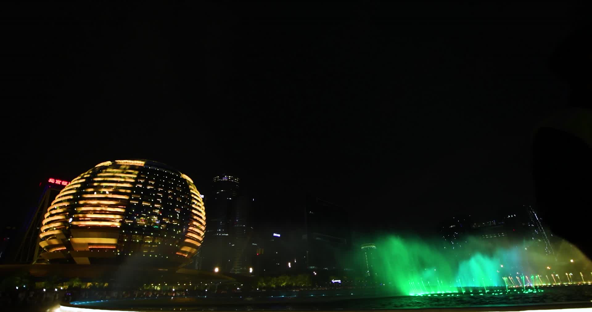 杭州城市阳台灯光秀视频的预览图
