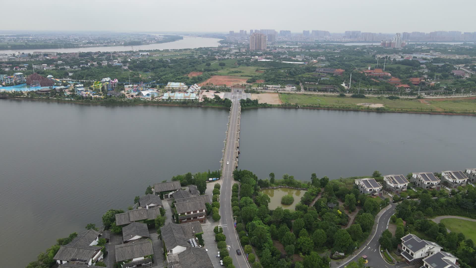 湖南湘阴县洋沙湖大桥航拍视频的预览图