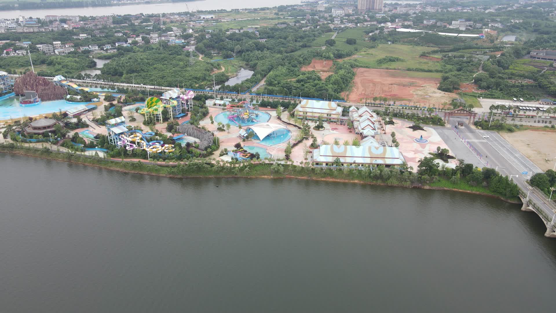 湖南湘阴洋沙湖游乐园航拍视频的预览图