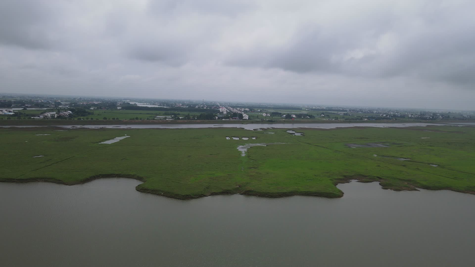 湖南汨罗湿地公园航拍视频的预览图