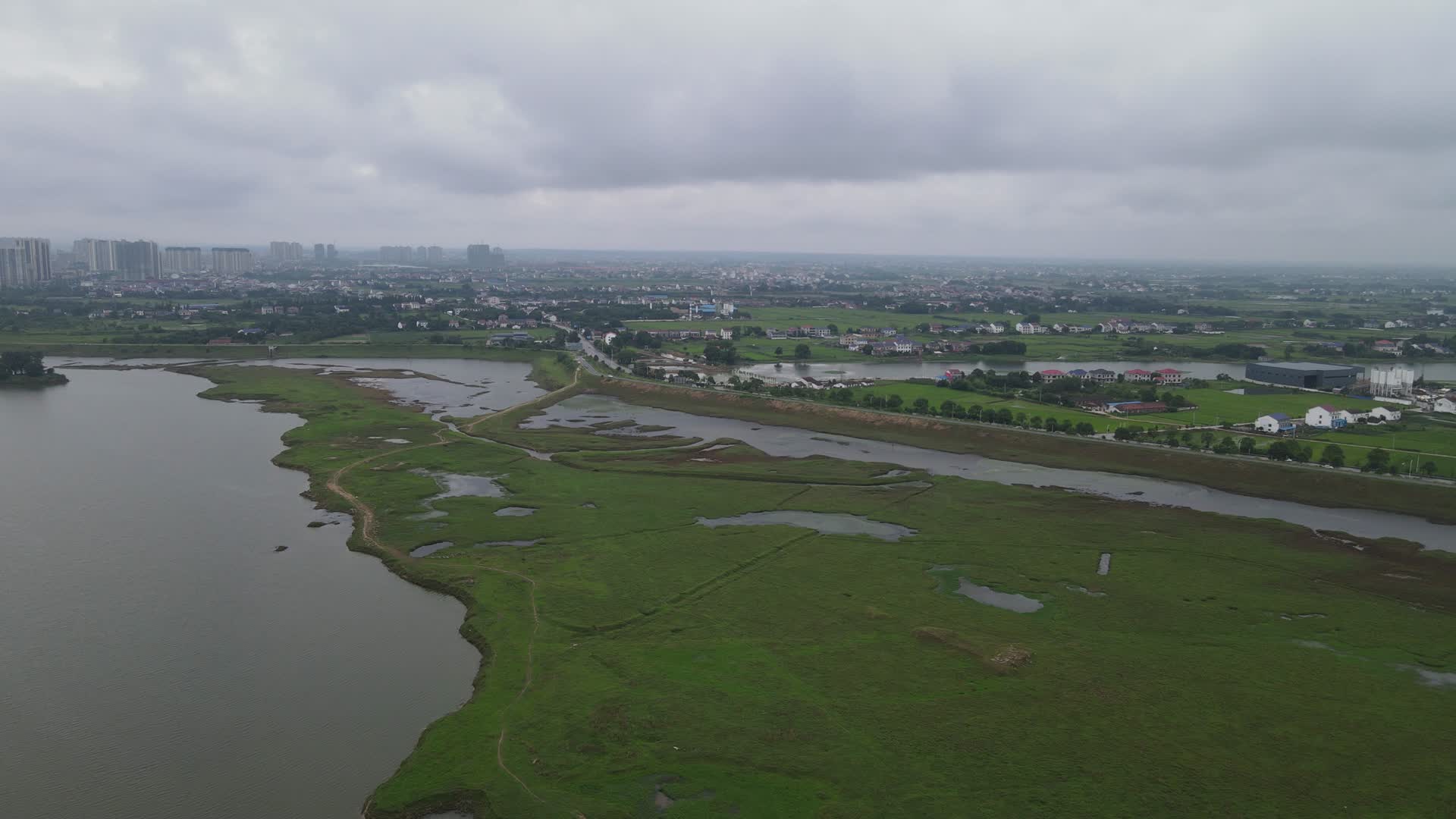 湖南汨罗湿地公园航拍视频的预览图