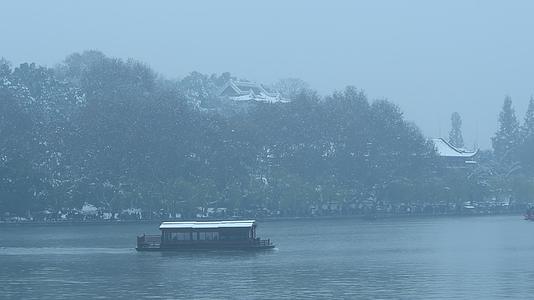 杭州西湖下雪天风景视频的预览图
