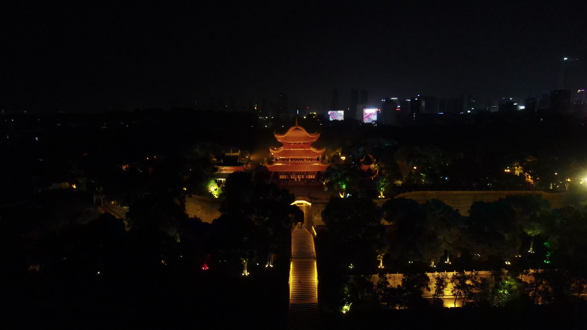 湖南岳阳楼夜景灯光航拍视频的预览图