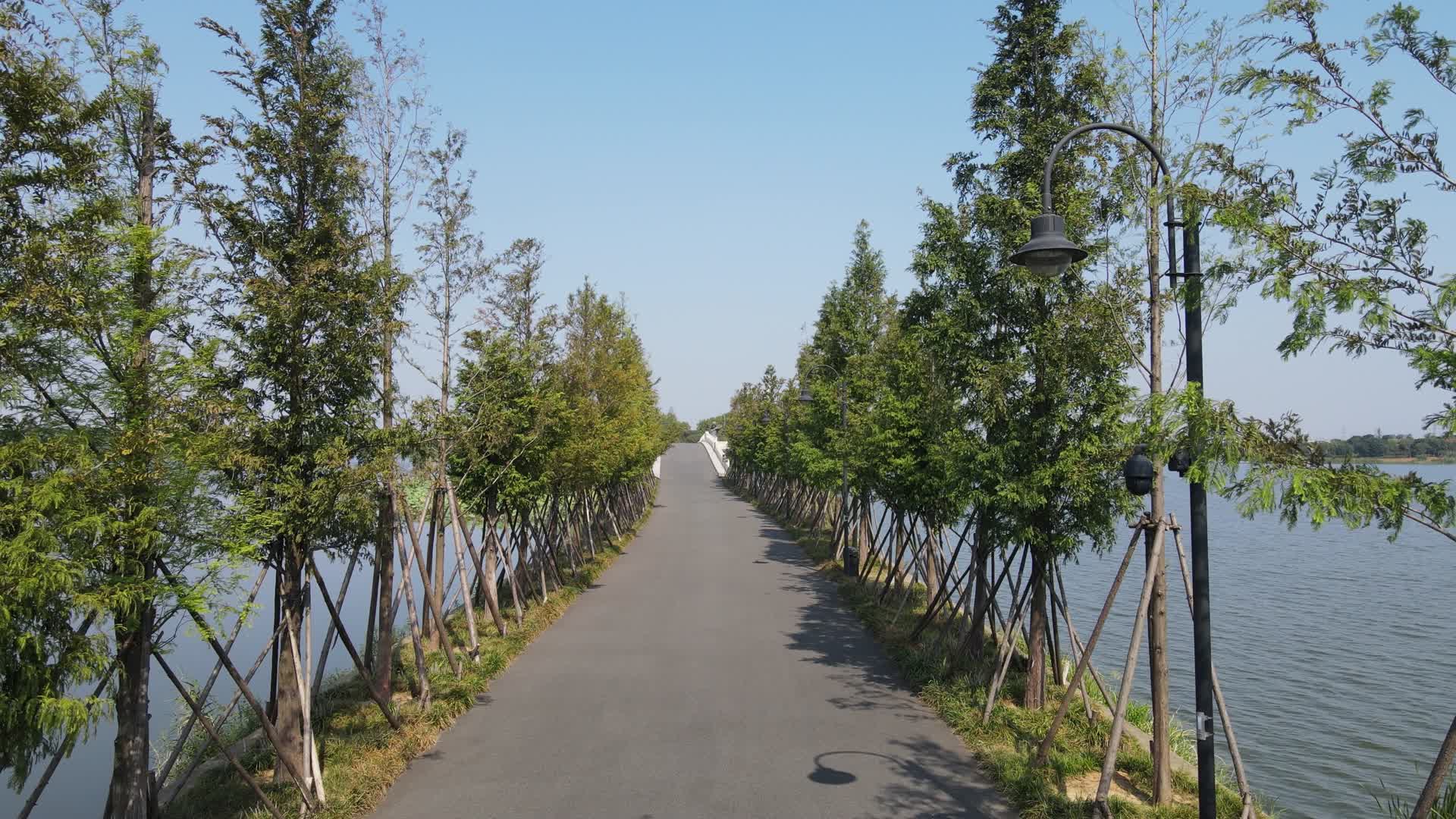 旅游景区武汉东湖5A景区航拍视频的预览图