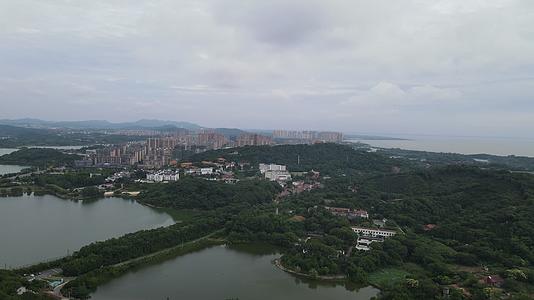 湖南岳阳城市风光航拍视频的预览图