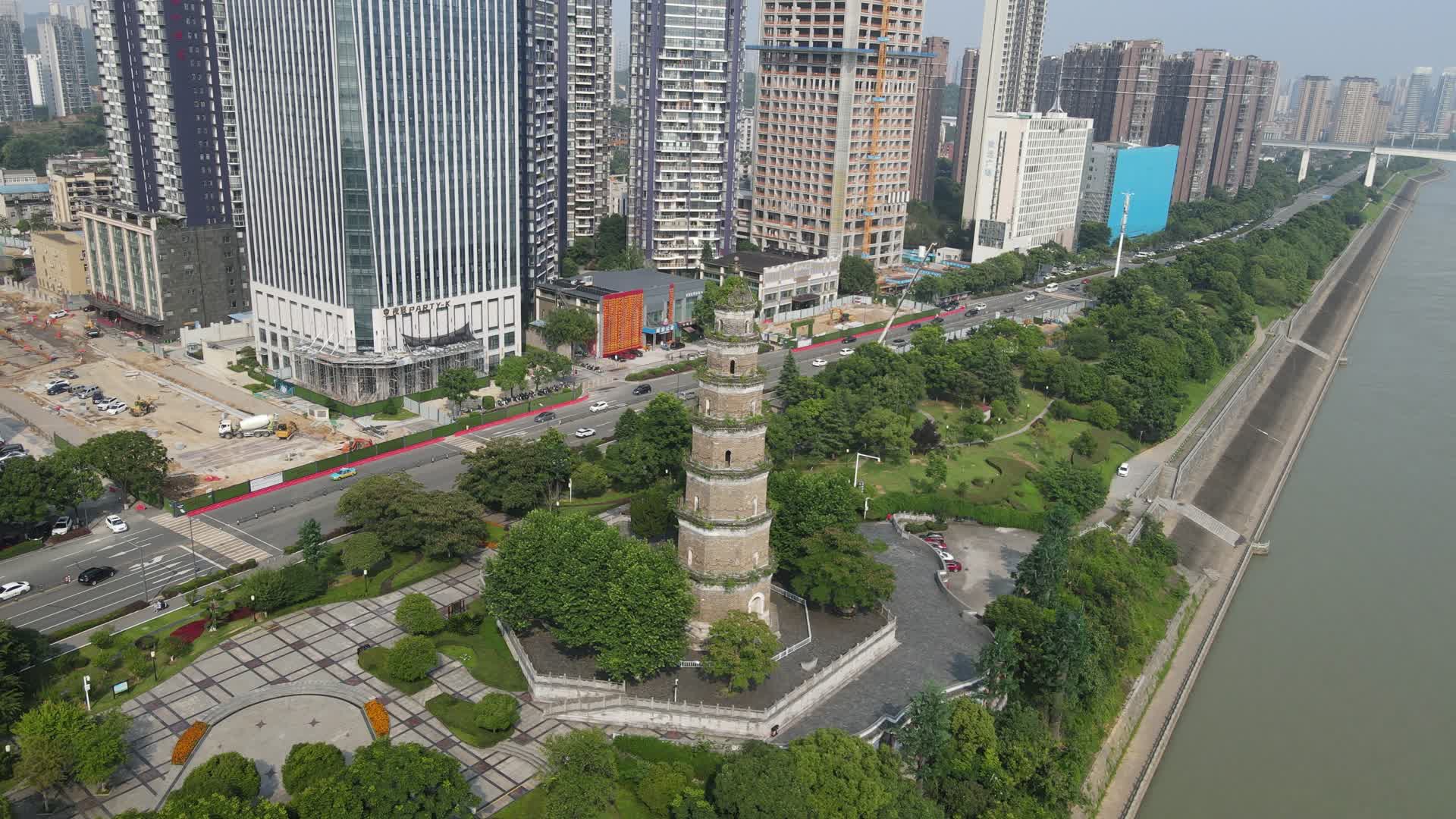 城市航拍湖北宜昌天然塔视频的预览图